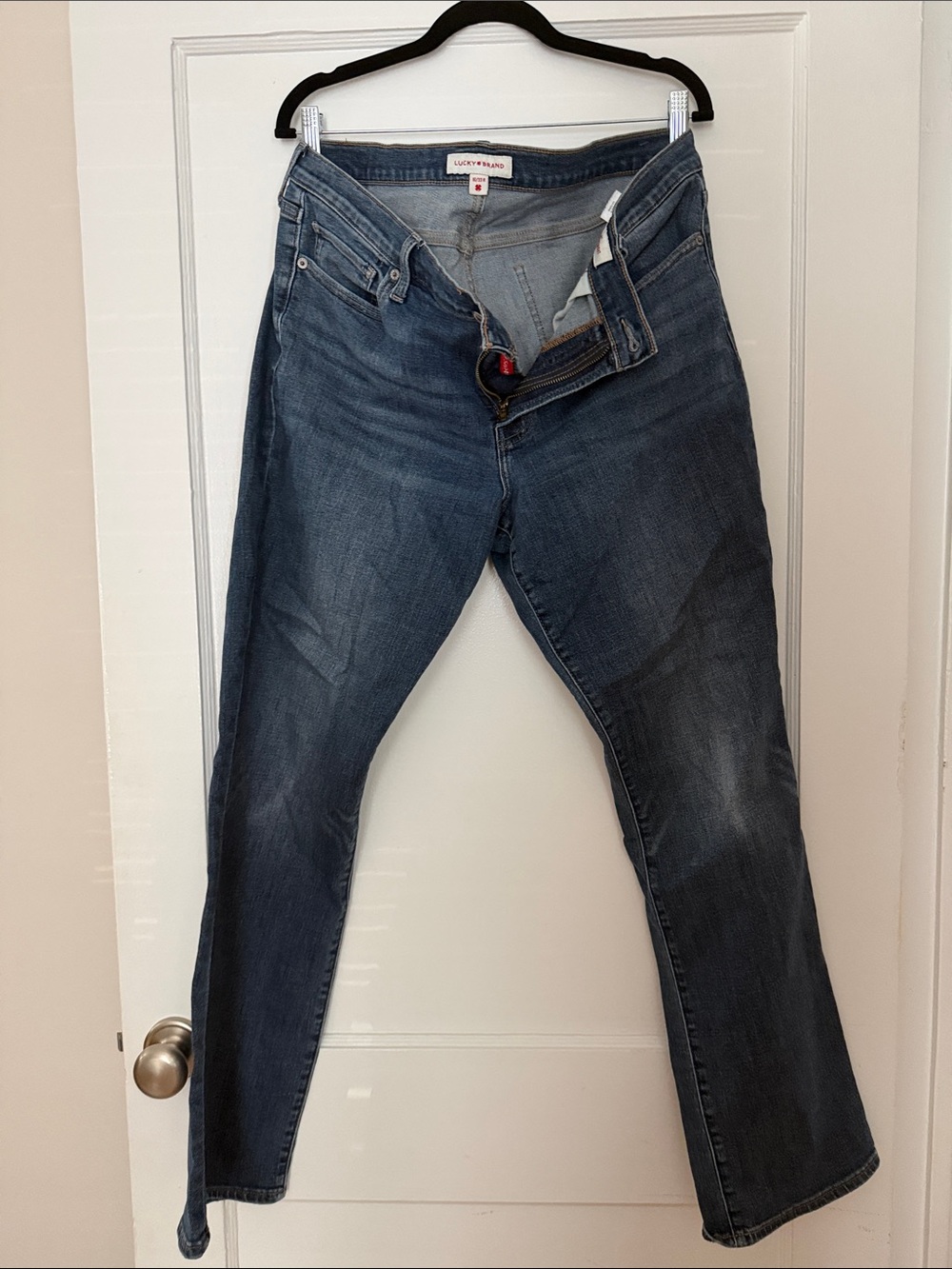 Lucky Brand Women's Straight Leg Jeans in Dark Blue